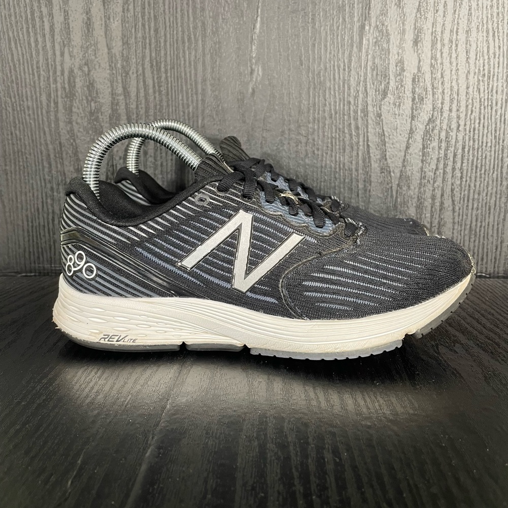 New Balance 890 women’s size 7.5
